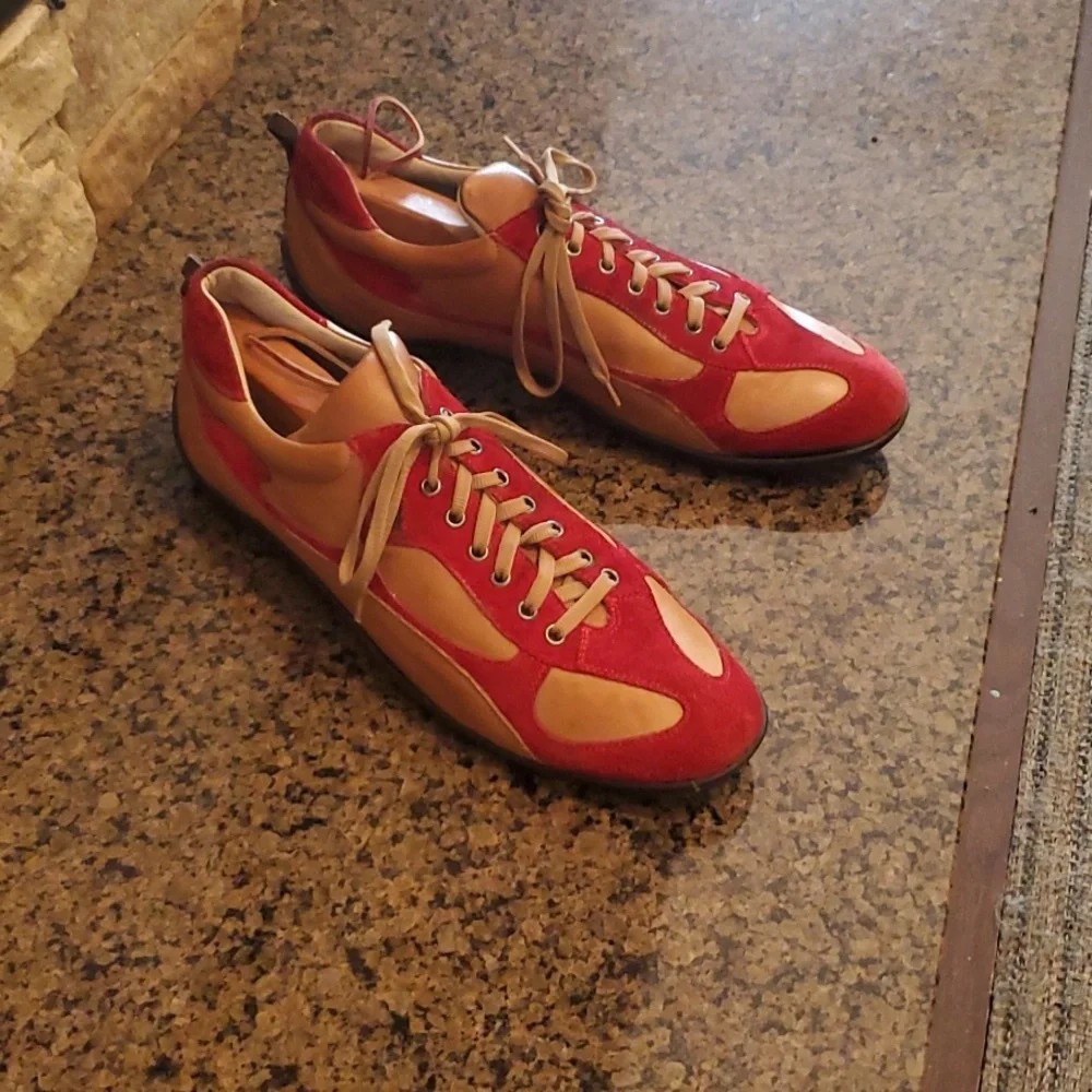 Stylish Red and Tan Men's Sneakers - Picture 12 of 16